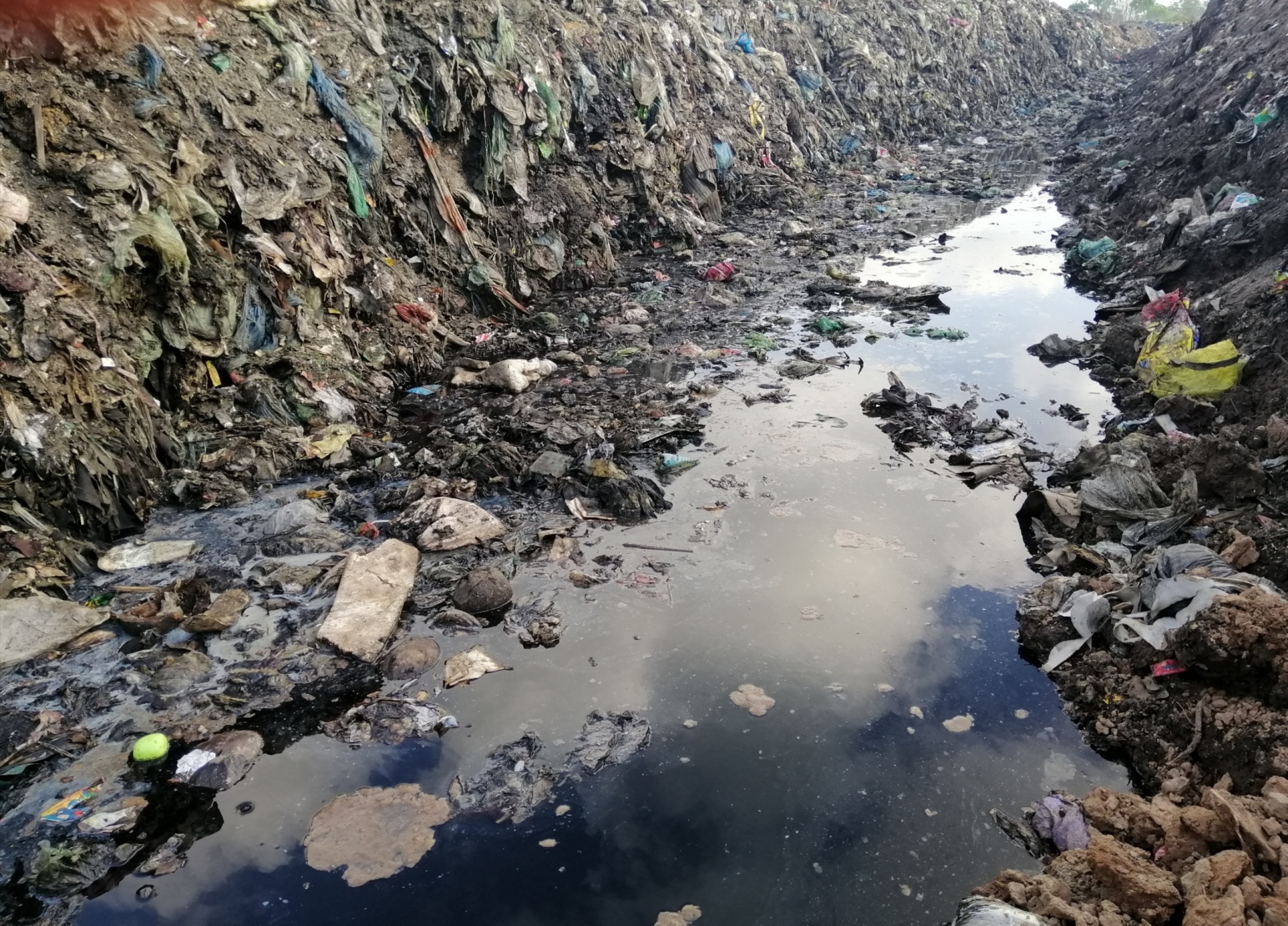 Hải Dương: Cần làm rõ trách nhiệm trong việc đốt rác tại huyện Ninh Giang gây ô nhiễm kéo dài nhiều năm